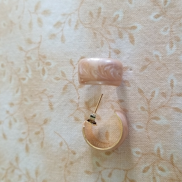 Earrings - Picture 7 of 13